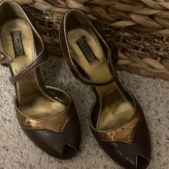 Prada peep-toe Mary Jane heels - Picture 4 of 4